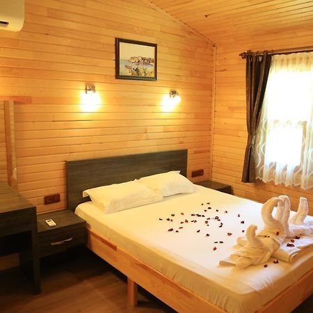 Tunays Pansiyon Bed & Breakfast Çıralı Eksteriør bilde