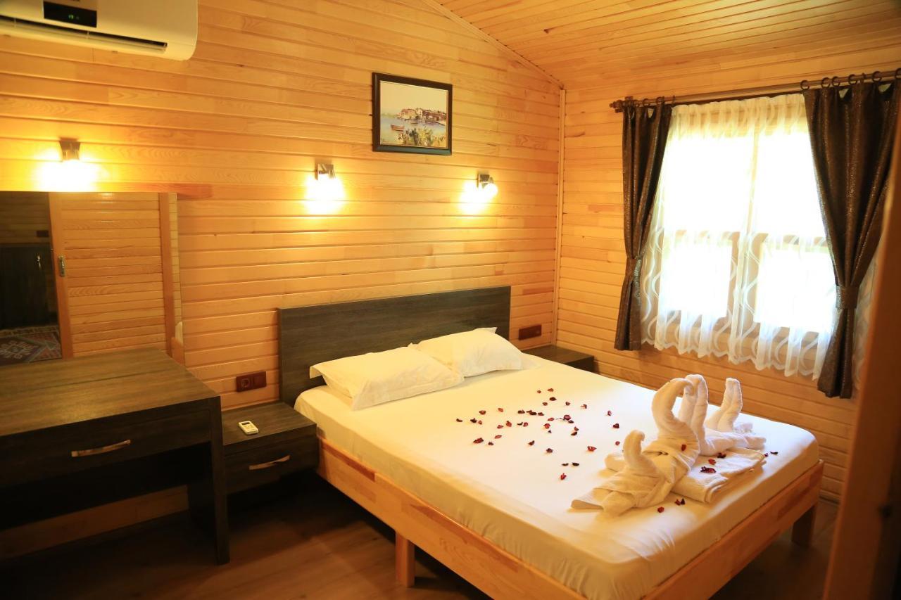 Tunays Pansiyon Bed & Breakfast Çıralı Eksteriør bilde