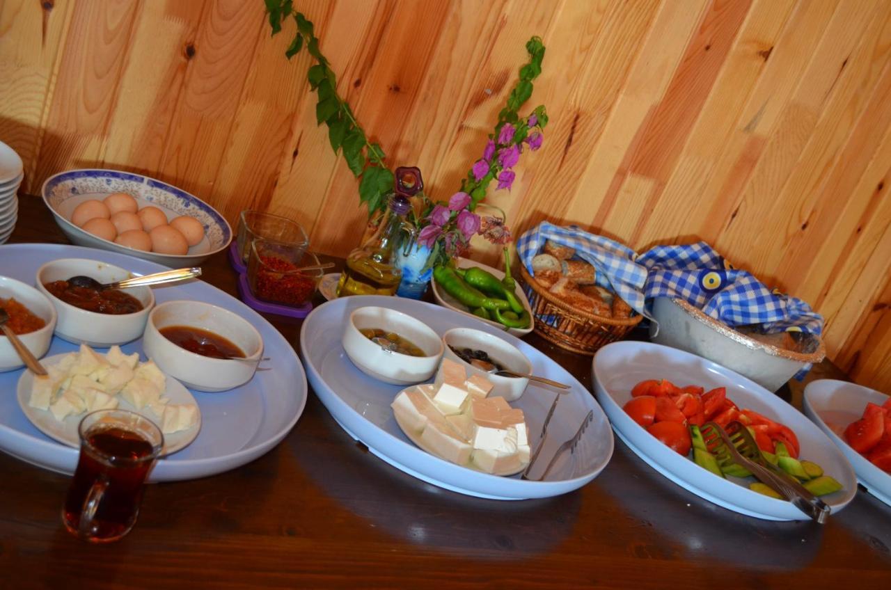 Tunays Pansiyon Bed & Breakfast Çıralı Eksteriør bilde