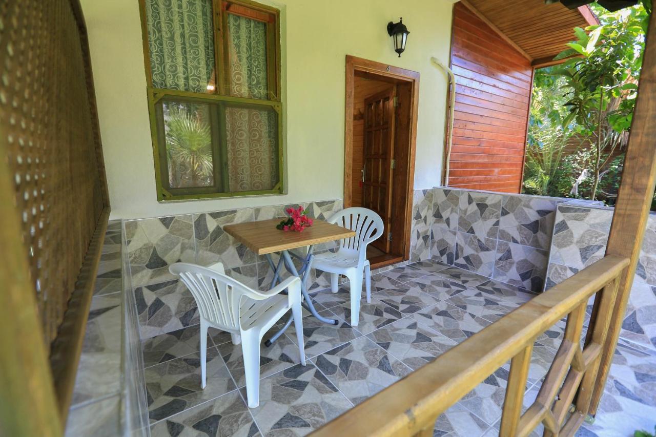 Tunays Pansiyon Bed & Breakfast Çıralı Eksteriør bilde
