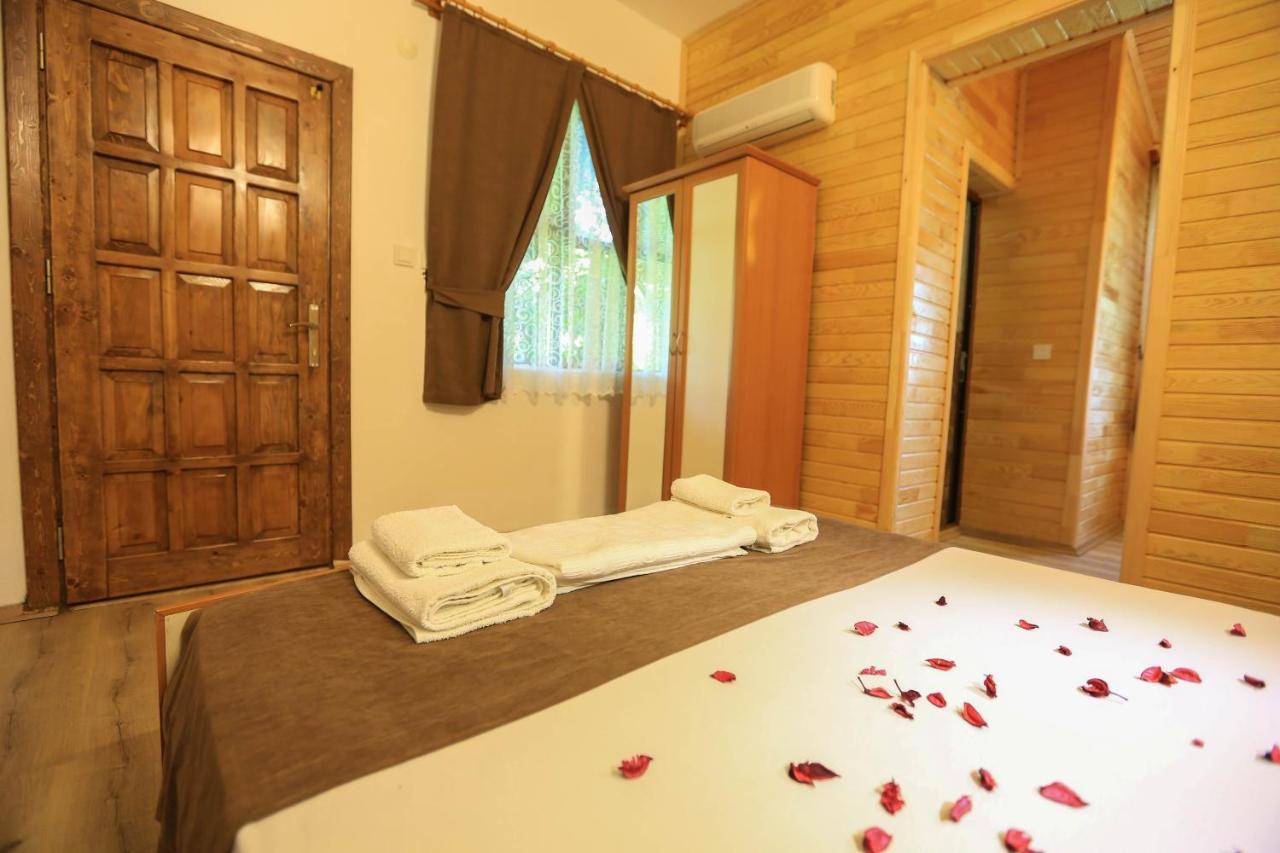Tunays Pansiyon Bed & Breakfast Çıralı Eksteriør bilde