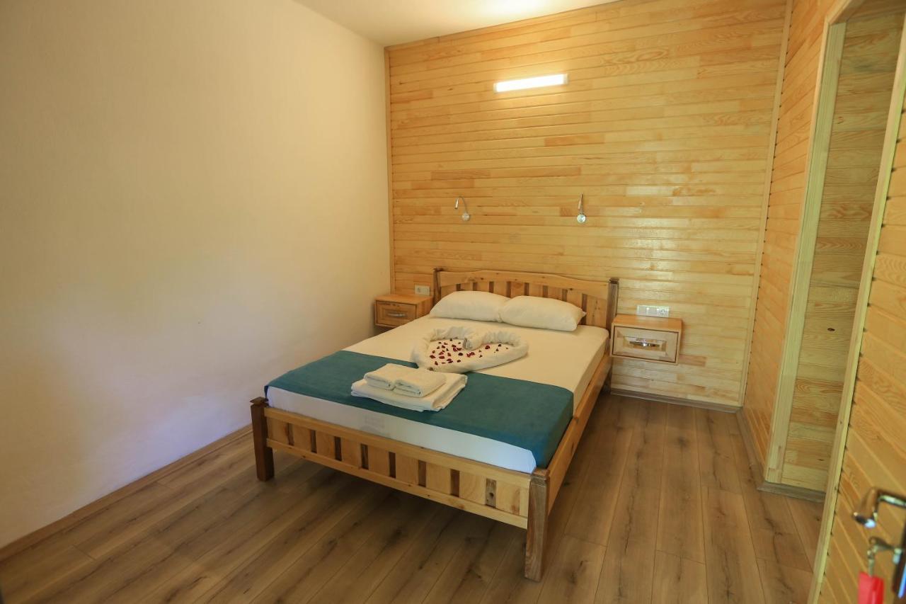 Tunays Pansiyon Bed & Breakfast Çıralı Eksteriør bilde