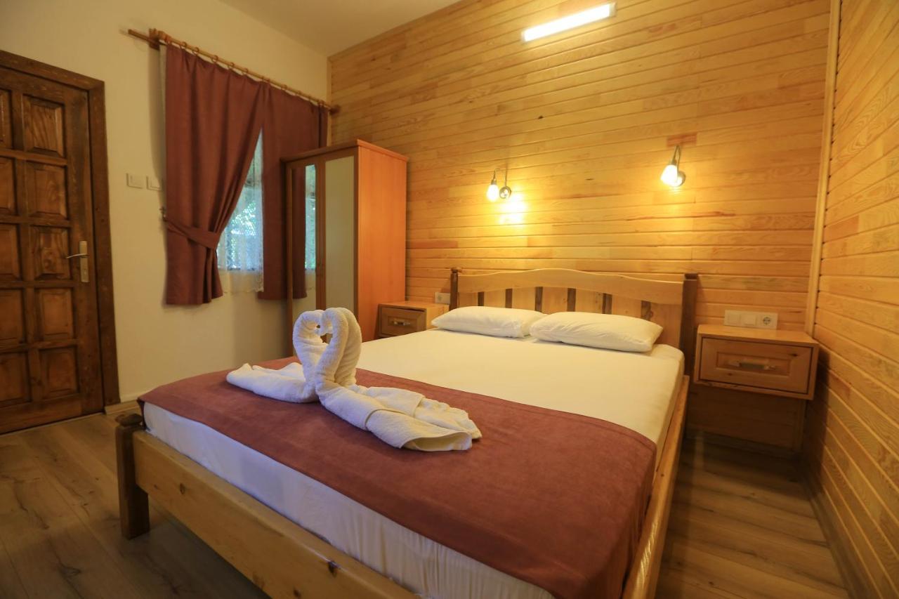 Tunays Pansiyon Bed & Breakfast Çıralı Eksteriør bilde